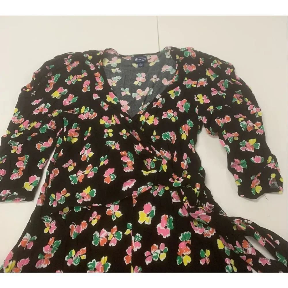 Floral Patterned Romper - Picture 4 of 10